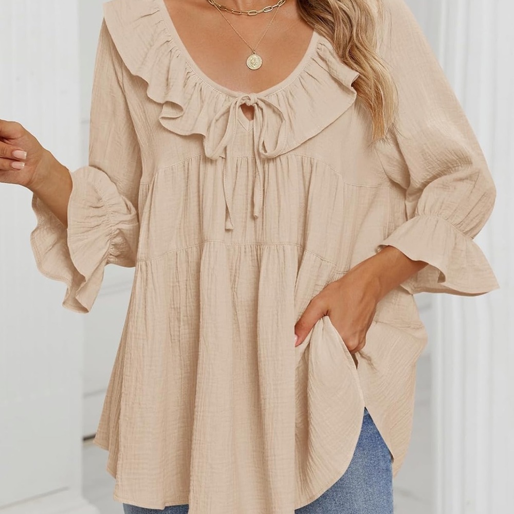 Chic Cream Ruffle Blouse - Picture 3 of 7